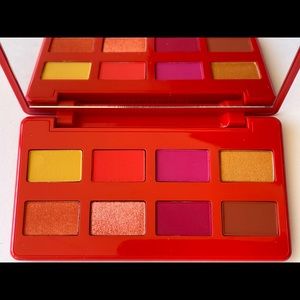 New Artist Couture - Caliente eyeshadow palette